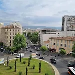 Vue Mer Et Et Notre Dame Centre Ville Avec Balcon Et Parking