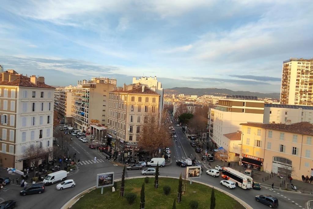 Vue Mer Et Et Notre Dame Centre Avec Balcon Et Parking * Marseilles